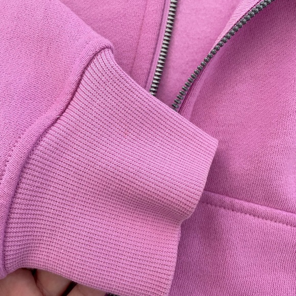 Lululemon full zip semi cropped hoodie. Size xs-sm. - Picture 6 of 9